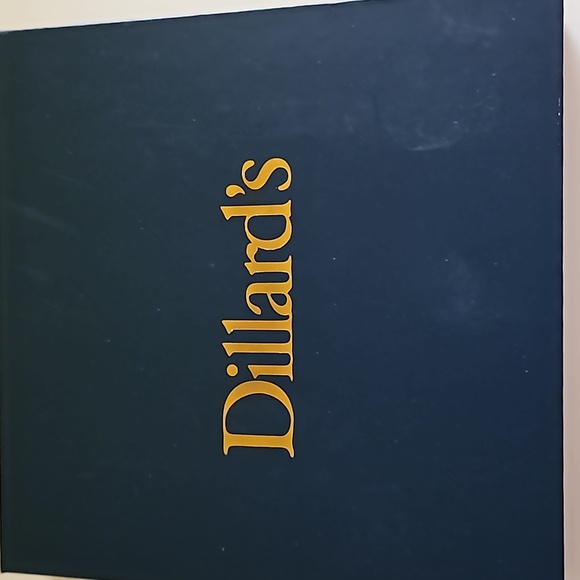 NWT 3 ceramic white Dillard's snowflake ornaments ❄️ - Picture 6 of 9